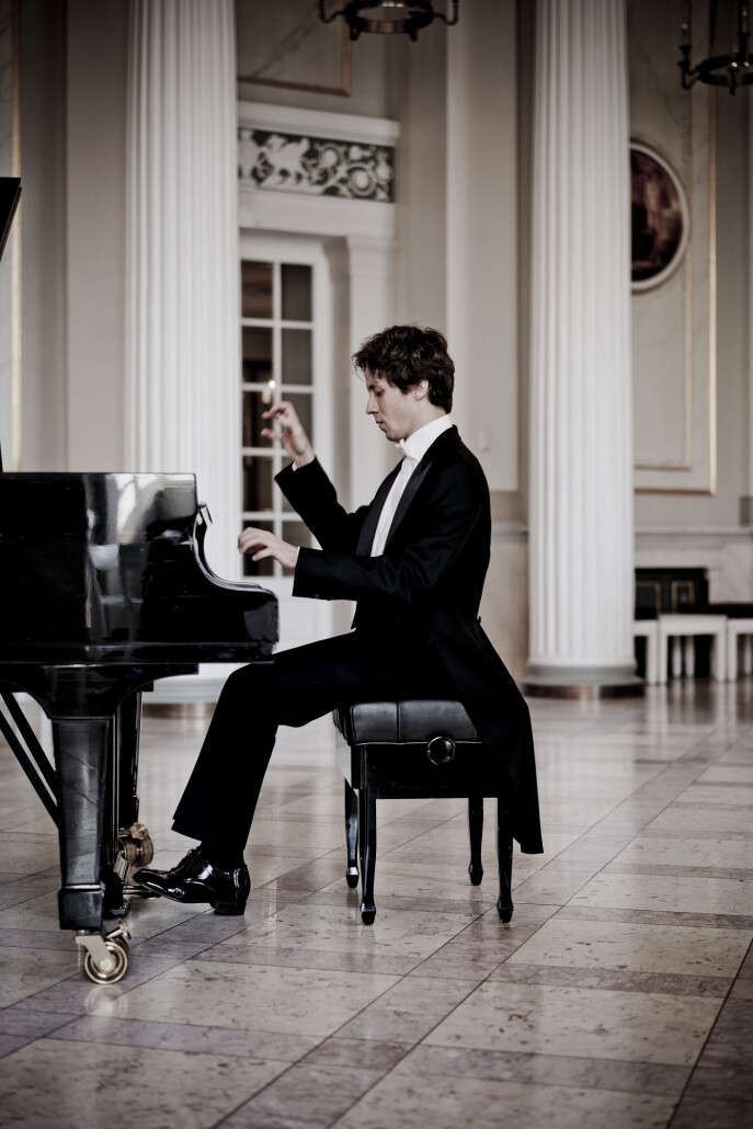 Rafal Blechaz Pianist Photo: Marco Borggreve