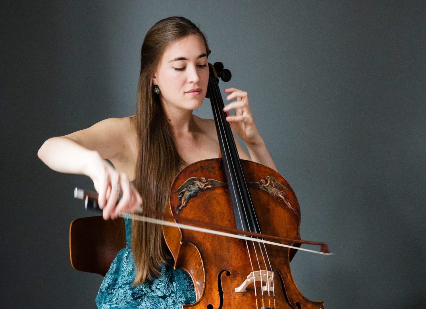 La violonchelista Nadège Rochat bio